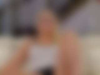 Fit Cougar's Live Sex Cam Show