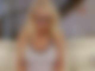 Fit Cougar's Live Sex Cam Show