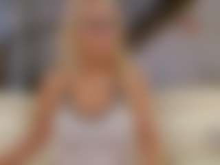 Fit Cougar's Live Sex Cam Show