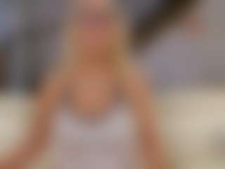 Fit Cougar's Live Sex Cam Show