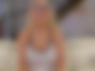 Fit Cougar's Live Sex Cam Show