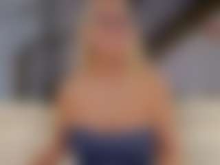 Fit Cougar's Live Sex Cam Show