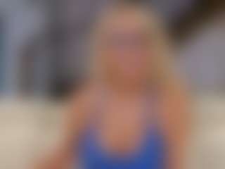 Fit Cougar's Live Sex Cam Show