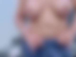 Fit Cougar's Live Sex Cam Show