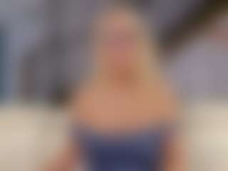 Fit Cougar's Live Sex Cam Show