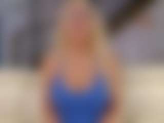 Fit Cougar's Live Sex Cam Show