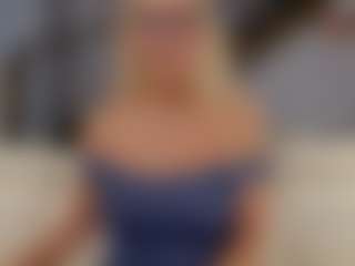 Fit Cougar's Live Sex Cam Show