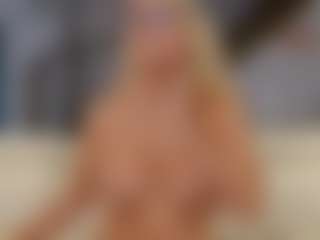 Fit Cougar's Live Sex Cam Show
