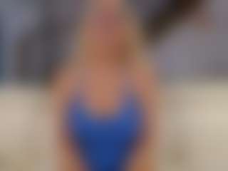 Fit Cougar's Live Sex Cam Show