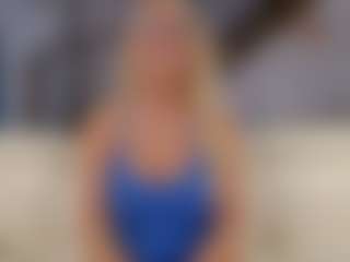Fit Cougar's Live Sex Cam Show
