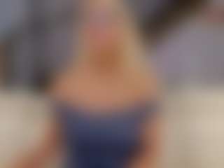 Fit Cougar's Live Sex Cam Show