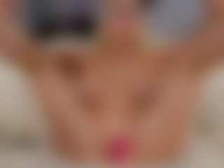 Fit Cougar's Live Sex Cam Show