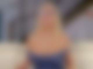 Fit Cougar's Live Sex Cam Show