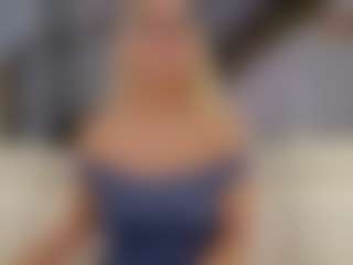 Fit Cougar's Live Sex Cam Show