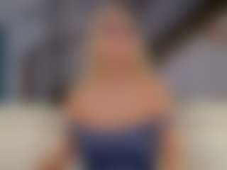 Fit Cougar's Live Sex Cam Show