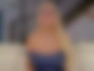 Fit Cougar's Live Sex Cam Show