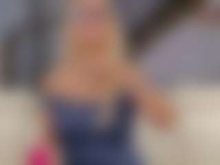 Fit Cougar's Live Sex Cam Show