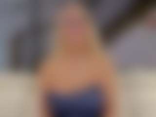 Fit Cougar's Live Sex Cam Show
