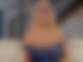 Fit Cougar's Live Sex Cam Show
