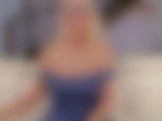 Fit Cougar's Live Sex Cam Show