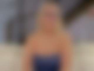 Fit Cougar's Live Sex Cam Show