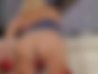 Fit Cougar's Live Sex Cam Show