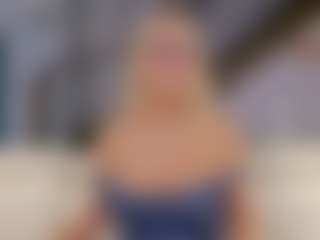 Fit Cougar's Live Sex Cam Show