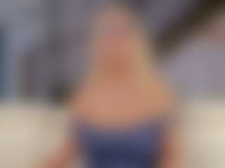 Fit Cougar's Live Sex Cam Show