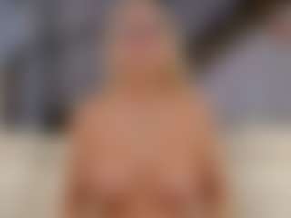 Fit Cougar's Live Sex Cam Show