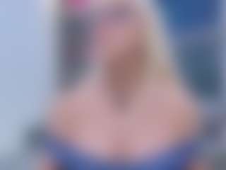 Fit Cougar's Live Sex Cam Show