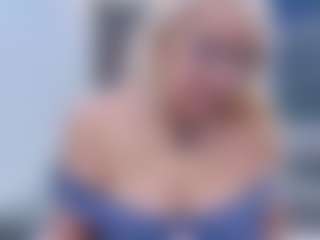Fit Cougar's Live Sex Cam Show