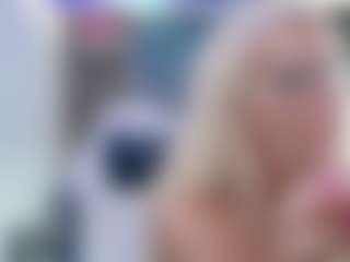 Fit Cougar's Live Sex Cam Show