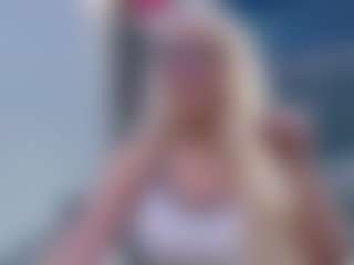 Live cam show with Fit Cougar - Old on Gym Cam Girls