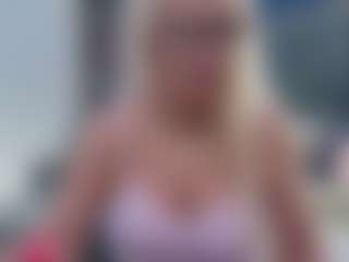 Live cam show with Fit Cougar - Cougar on Camsoda