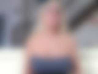 Live cam show with Fit Cougar - Old on Camsoda