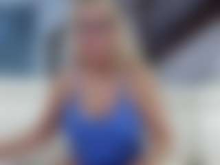 Fit Cougar's Live Sex Cam Show