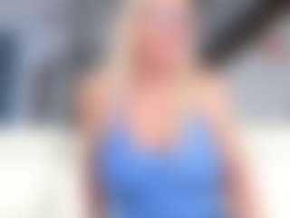 Fit Cougar's Live Sex Cam Show