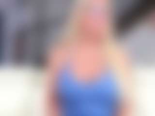Fit Cougar's Live Sex Cam Show