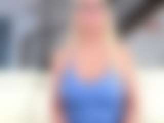 Fit Cougar's Live Sex Cam Show
