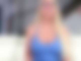 Fit Cougar's Live Sex Cam Show