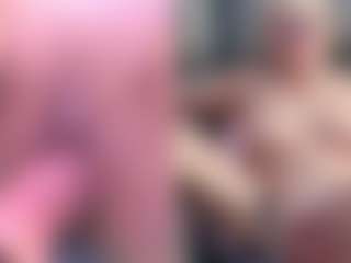 Fit Cougar's Live Sex Cam Show