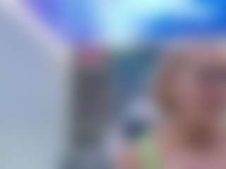 Fit Cougar's Live Sex Cam Show