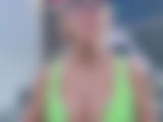 Fit Cougar's Live Sex Cam Show