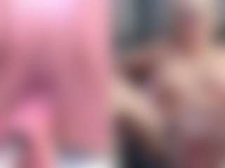 Fit Cougar's Live Sex Cam Show