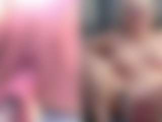 Fit Cougar's Live Sex Cam Show