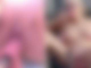 Fit Cougar's Live Sex Cam Show