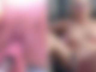 Fit Cougar's Live Sex Cam Show