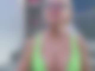 Fit Cougar's Live Sex Cam Show