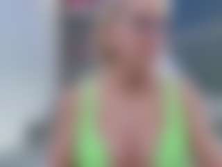 Fit Cougar's Live Sex Cam Show