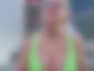 Fit Cougar's Live Sex Cam Show